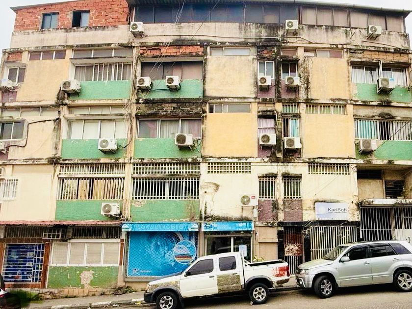 Lado externo / Parte frontal